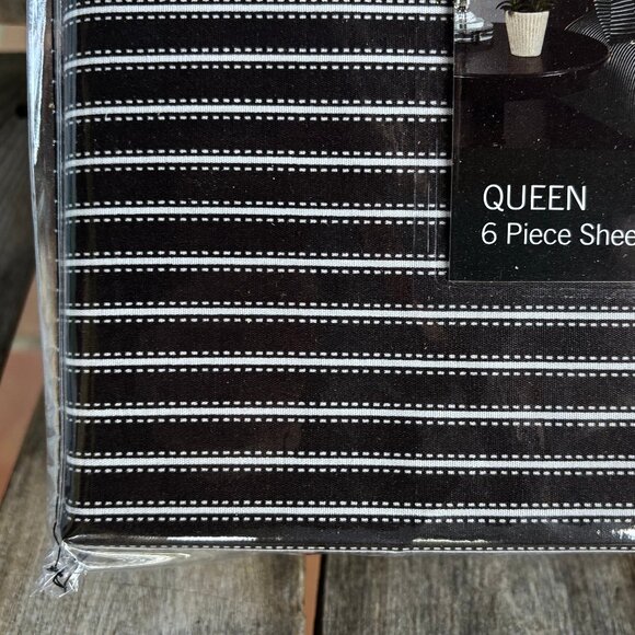 6-pc London Fog QUEEN SIZE Sheet Set BLACK w/WHITE PINSTRIPES (2 XTRA PC's) - Picture 2 of 4